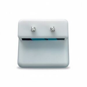 🆕 .44 ct Luxury Moissanite Diamond Earrings sterling silver screw back